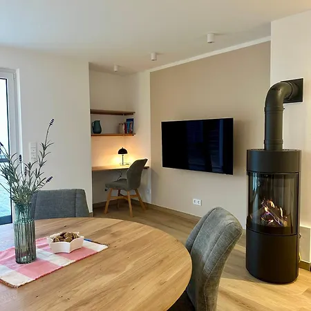 Apartman H24zingst - *