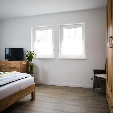 Apartman H24zingst - *