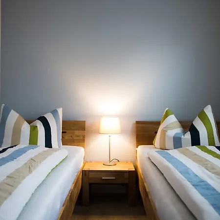 Apartman H24zingst - *
